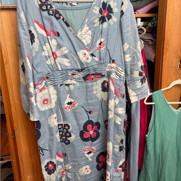 Boden Dresses & Skirts - Boden Blue Floral Midi Dress with Cream and Red Accents